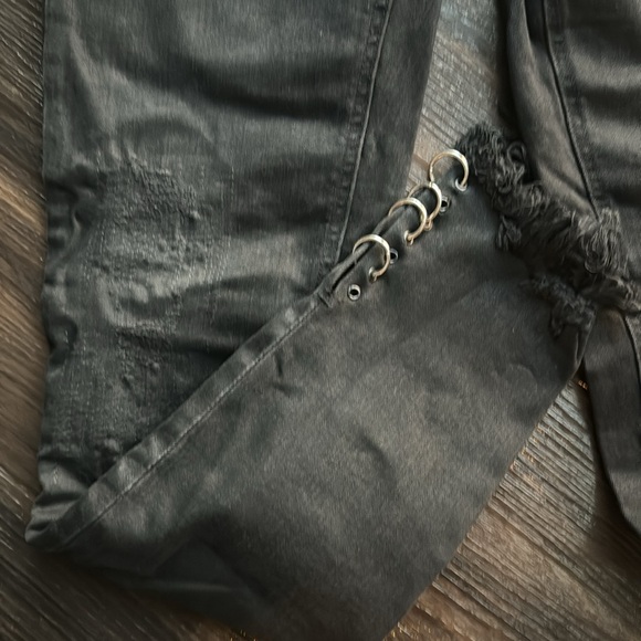 Cool Piercing Zara Black Jeans - Picture 3 of 3